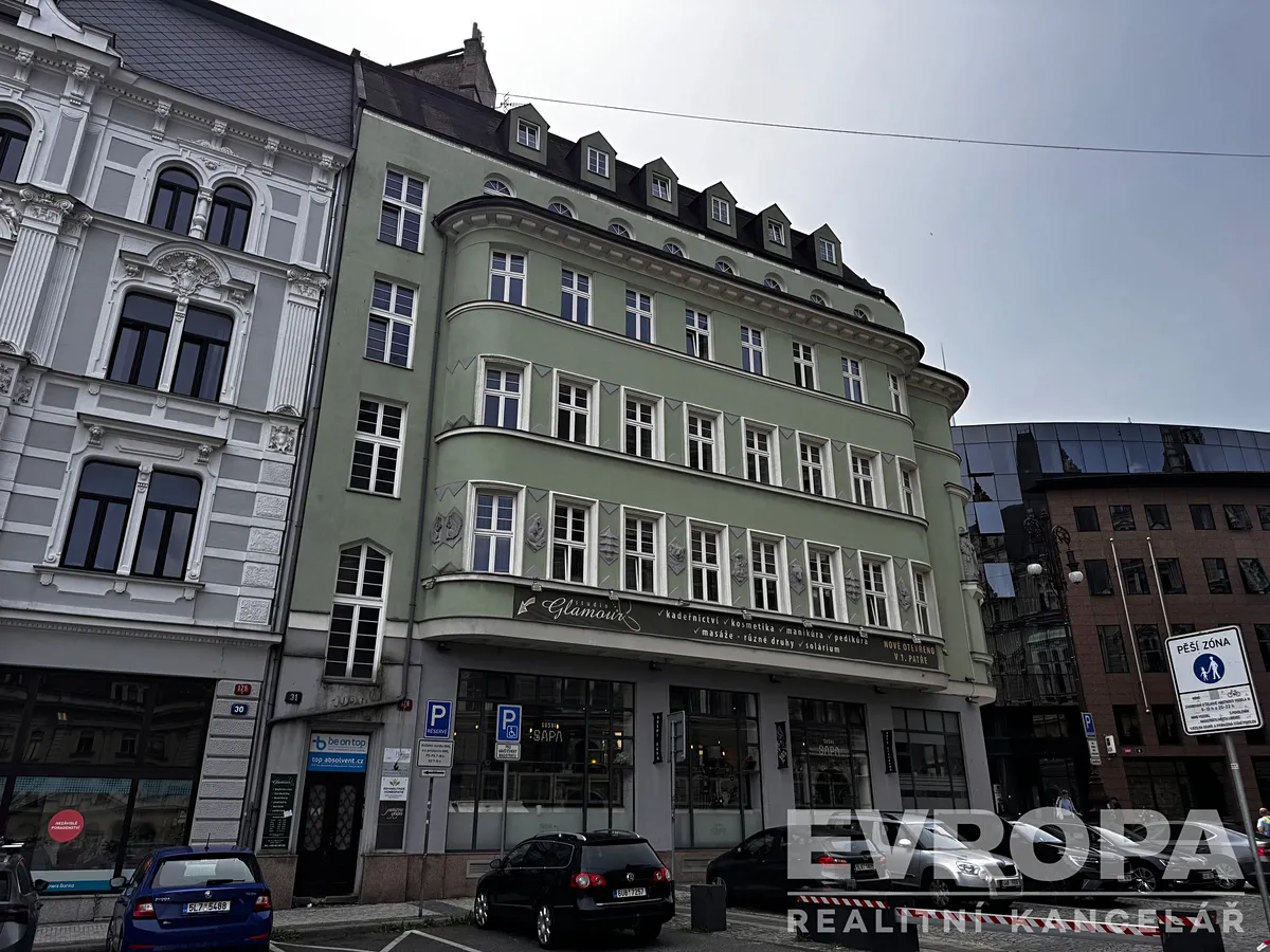 Pronájem kanceláře 140 m²